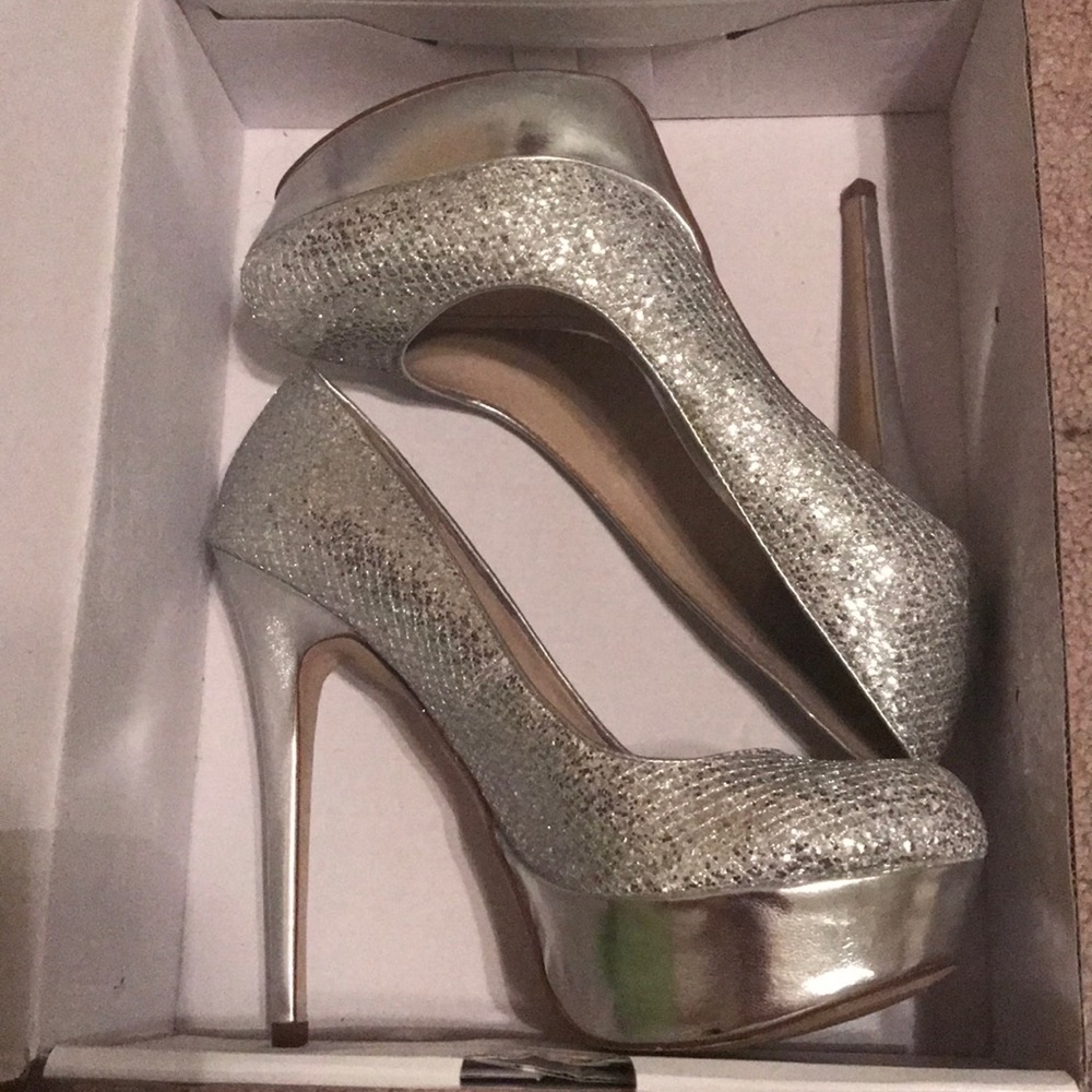 Metallic Glitter Silver platform heels